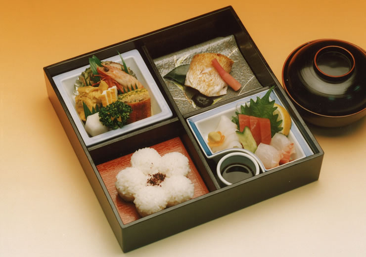 松花堂弁当